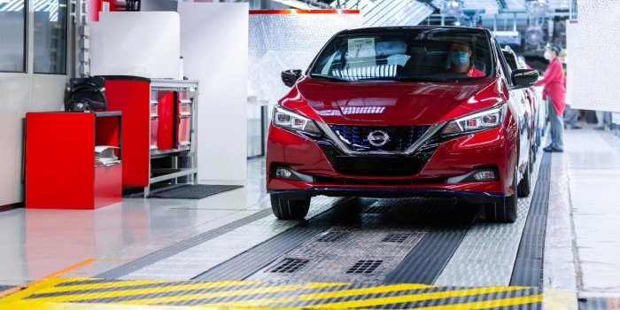 Nissan stopniowo odchodzi od produkcji aut z silnikami spalinowymi